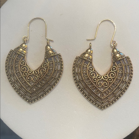 Elegant Gold Dangle Earrings - Picture 4 of 10